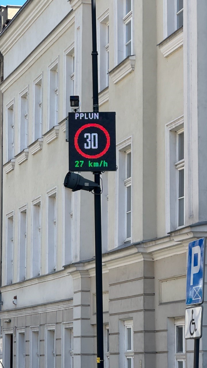 Dlaczego prewencyjna inteligentna tablica LED NetQM działa wyjątkowo skutecznie